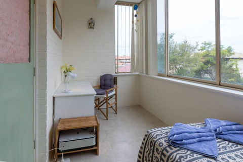 B6 Crawley Apartment 1 BRM & Sleepout Near UWA - Perths Hotel 4