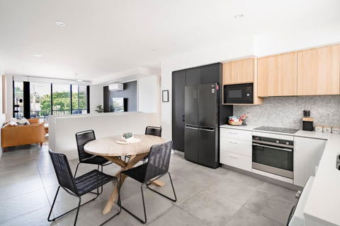 BARRA Coolum Beach Family Escape 5 Min To Waves - Perths Hotel 1