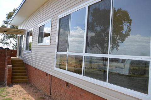BATHURST GOLDFIELDS RESIDENCE On MOUNT PANORAMA - Perths Hotel 3