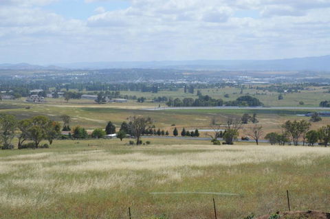 BATHURST GOLDFIELDS RESIDENCE On MOUNT PANORAMA - Perths Hotel 4