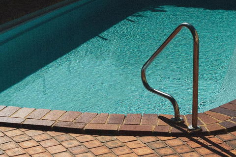 BAY PROPERTIES . Ocean Sounds - Perths Hotel 2