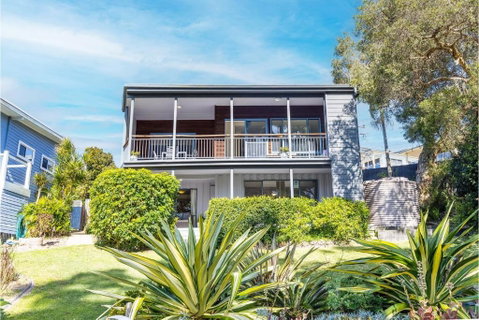 Baggies On Dutchies, 9 Burbong Street - Large Pet Friendly House With Spectacular Waterviews, Wi-Fi And Air Con - Perths Hotel 4