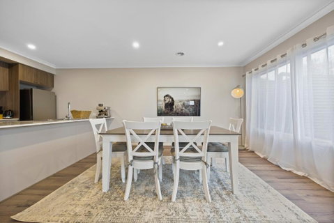 Ballarat Modern Oasis, Stylish 3 Bedroom 2 Bathroom Retreat, Newly Build, New Appliances, Beds And Furniture, Walking Distance To Shopping Mall - Perths Hotel 4