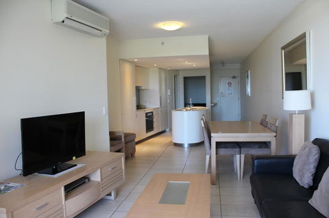 Blue C Coolangatta - Perths Hotel 27