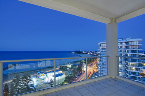 Blue C Coolangatta - Perths Hotel 1
