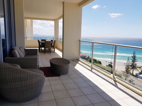 Blue C Coolangatta - Perths Hotel 8