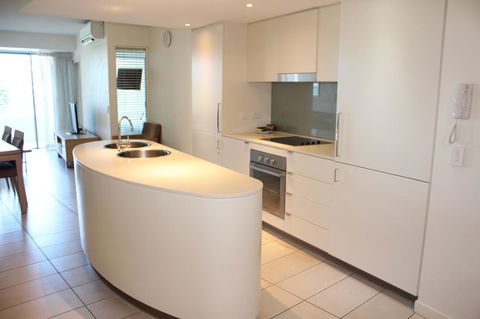 Blue C Coolangatta - Perths Hotel 25