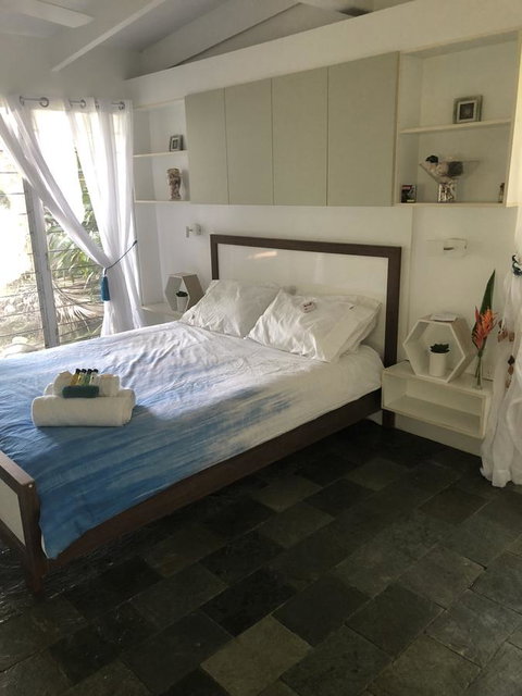 Cairns Beach House Our Oasis - Perths Hotel 19