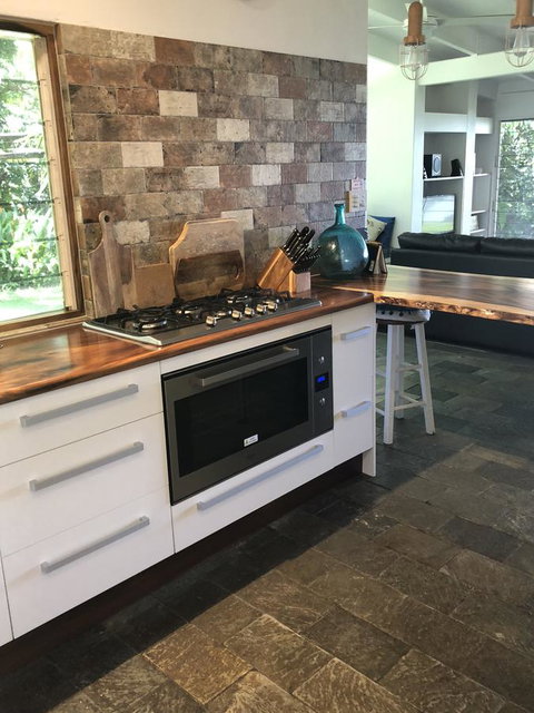 Cairns Beach House Our Oasis - Perths Hotel 11