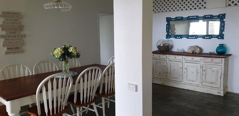 Cairns Beach House Our Oasis - Perths Hotel 15