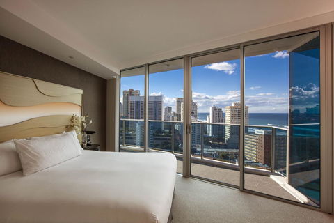 Hilton Surfers Paradise Hotel & Residences - Perths Hotel 11