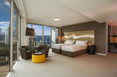 Hilton Surfers Paradise Hotel & Residences - Perths Hotel 8