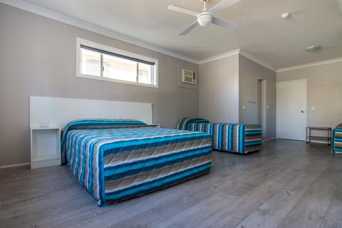 Burleigh Gold Coast Motel - Perths Hotel 1