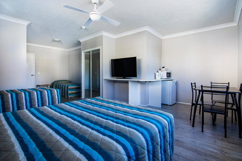 Burleigh Gold Coast Motel - Perths Hotel 2