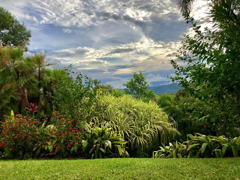 Daintree Manor B&B - Perths Hotel 2
