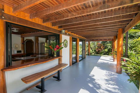 Daintree Manor B&B - Perths Hotel 5