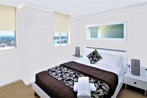 Trilogy Surfers Paradise - Perths Hotel 23