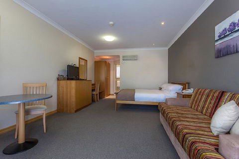 Eastgate On The Range Motel - Perths Hotel 4