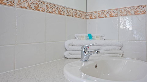 Burleigh On The Beach - Perths Hotel 18