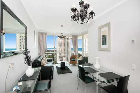 Maldives Resort Main Beach, Gold Coast - Perths Hotel 31
