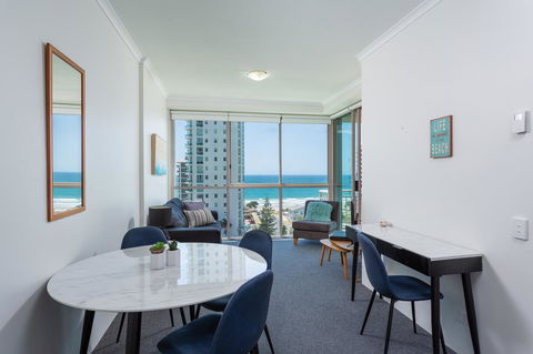 Maldives Resort Main Beach, Gold Coast - Perths Hotel 21