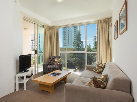 Maldives Resort Main Beach, Gold Coast - Perths Hotel 3