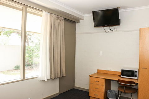 Salisbury Hotel Motel - Perths Hotel 19