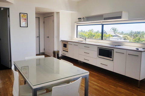 Hinchinbrook Holiday Apartments - Perths Hotel 2