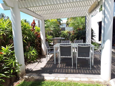 Hinchinbrook Holiday Apartments - Perths Hotel 34