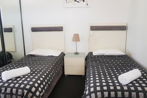 Hinchinbrook Holiday Apartments - Perths Hotel 12