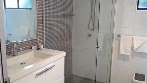 Hinchinbrook Holiday Apartments - Perths Hotel 9