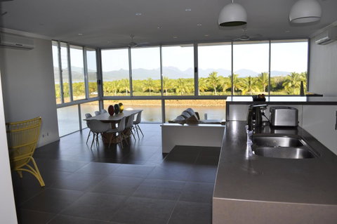 Hinchinbrook Holiday Apartments - Perths Hotel 21
