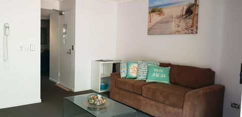 Surfers Beach Resort 2 - Perths Hotel 10