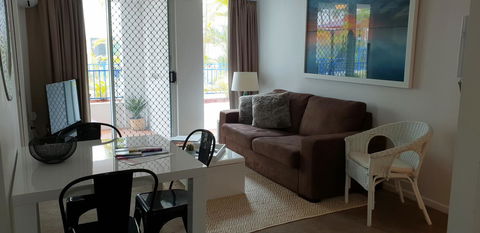 Surfers Beach Resort 2 - Perths Hotel 1