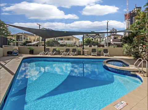 Spectrum Holiday Apartments - Perths Hotel 9