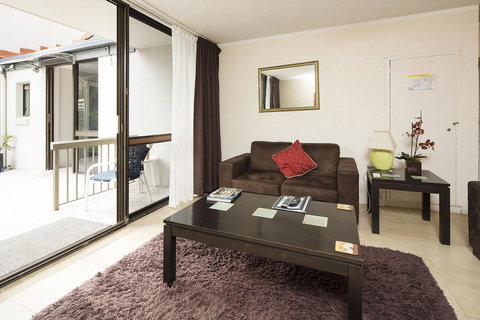 Burleigh Palms Holiday Apartments - Perths Hotel 33