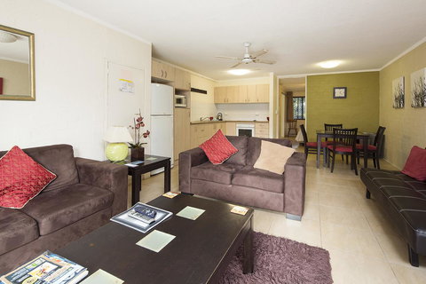 Burleigh Palms Holiday Apartments - Perths Hotel 36