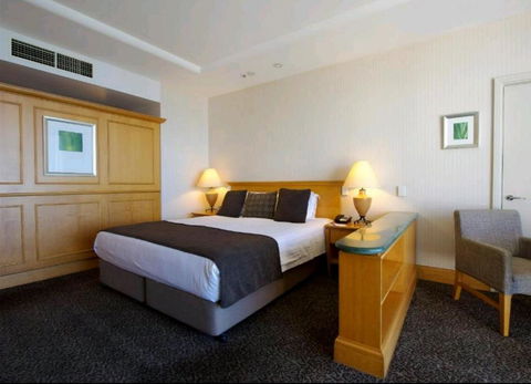 Deluxe King Room In Gold Tower - Perths Hotel 2