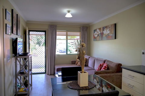 Ficifolia Lodge - Perths Hotel 3