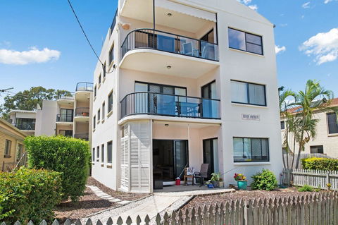 Quiet Location Across From Waterfront - South Esp, Bongaree - Perths Hotel 0