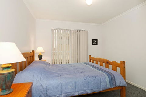 LISTEN TO THE SURF From Rickman Pde, Woorim - Perths Hotel 6