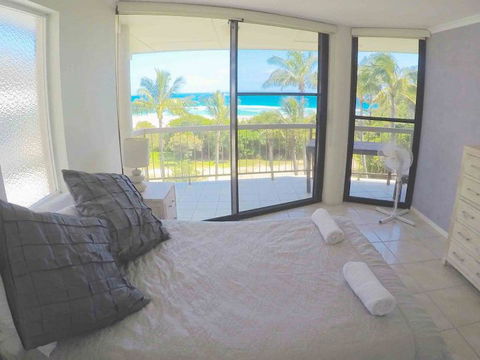 Mooloomba Five - Perths Hotel 7