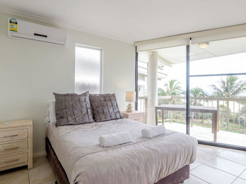 Mooloomba Five - Perths Hotel 8