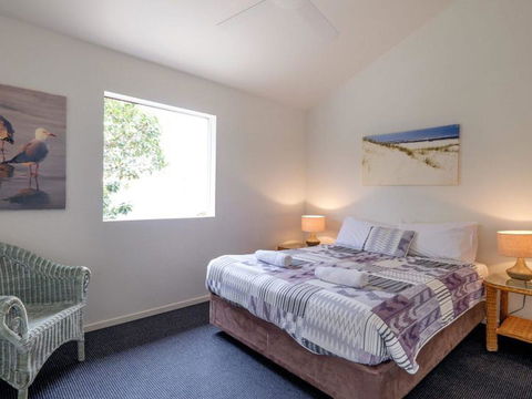 Beachies 3 - Perths Hotel 14