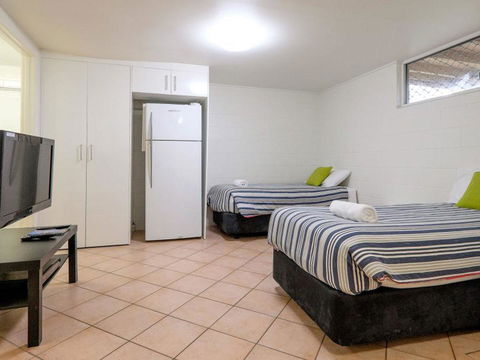 Beachies 3 - Perths Hotel 16