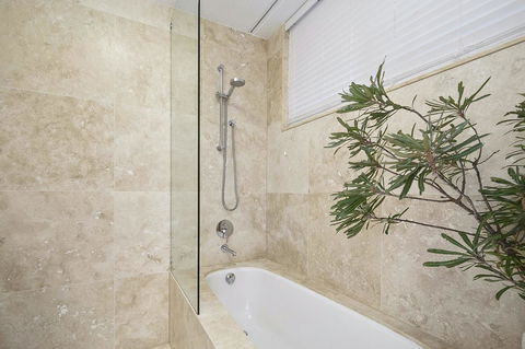 23a At The Islander - Perths Hotel 4