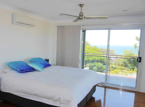Blue Water Views 1 - Perths Hotel 2