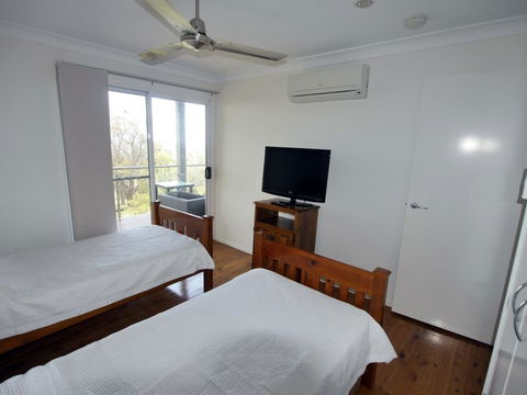 Blue Water Views 1 - Perths Hotel 13