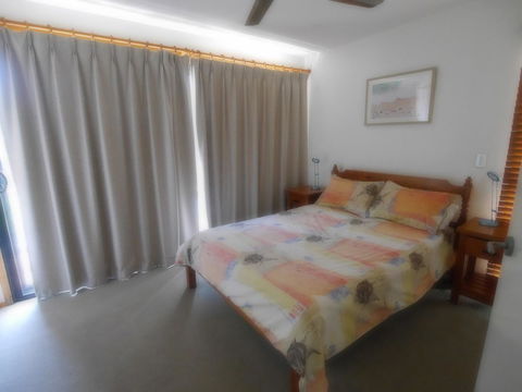 Shell Seeker - Perths Hotel 11