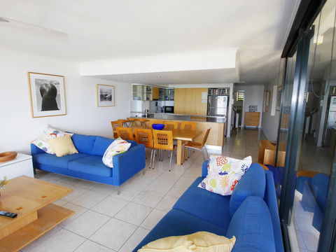 Cylinder Cove 8 - Perths Hotel 6